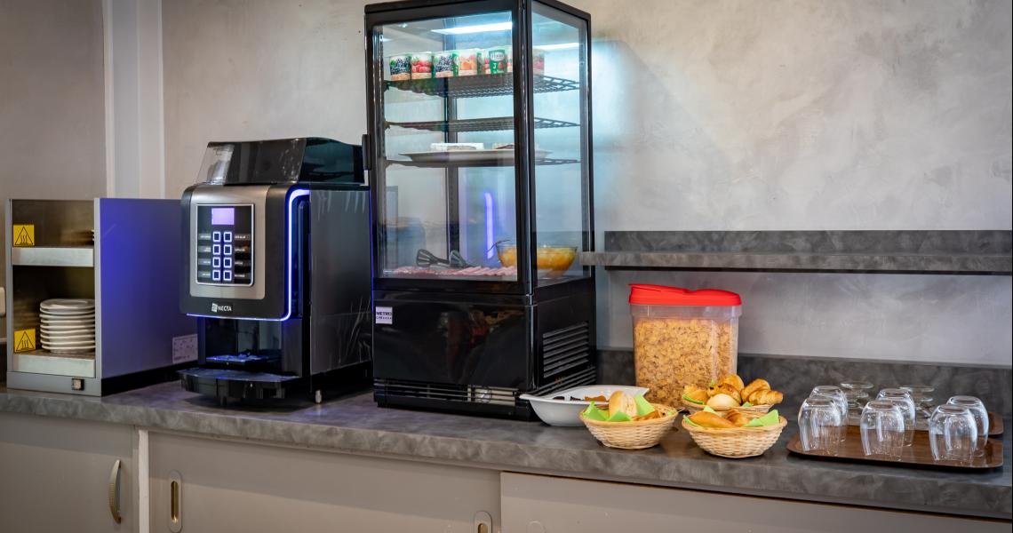 Hotel de la gare chateauroux - buffet pdj 1