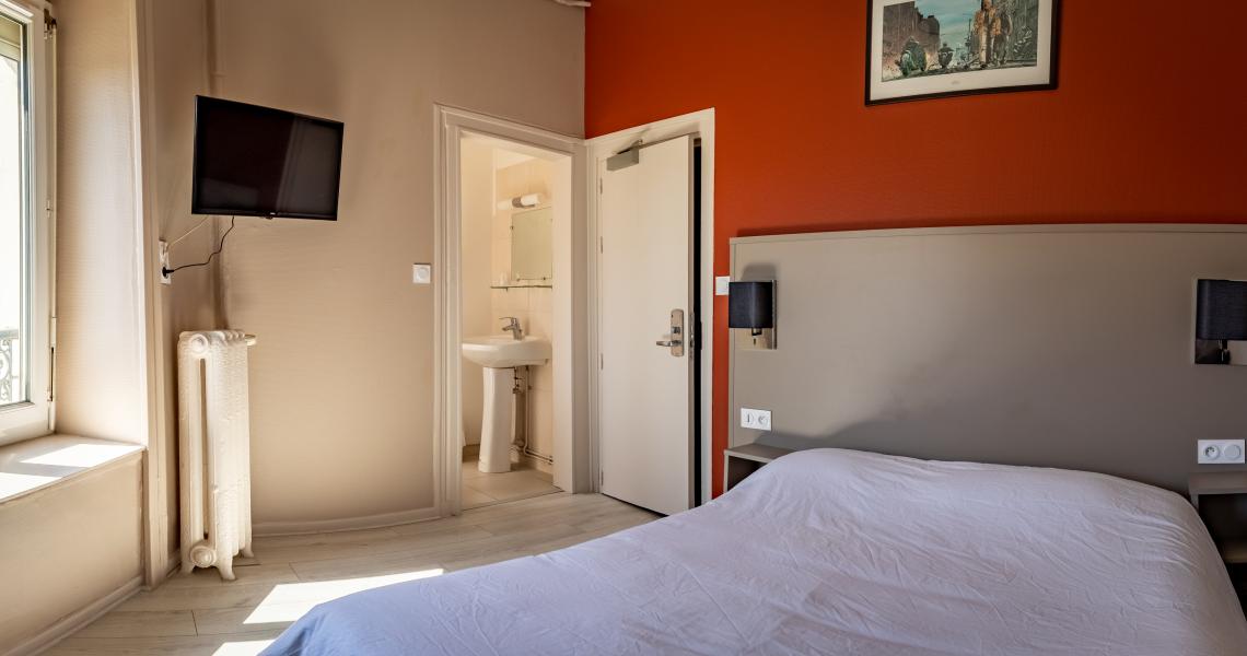 Hotel de la gare chateauroux - chambre double 1-2