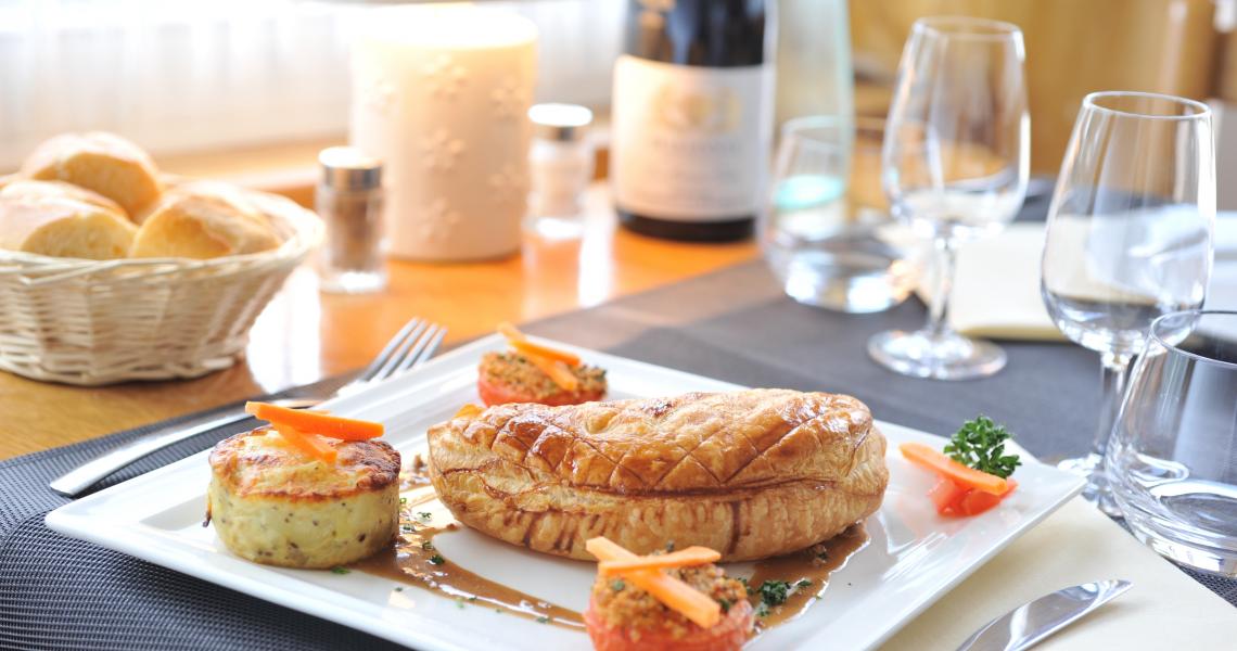 Restaurant - chausson au foie gras - authentic by balladins - Dijon / Marsannay