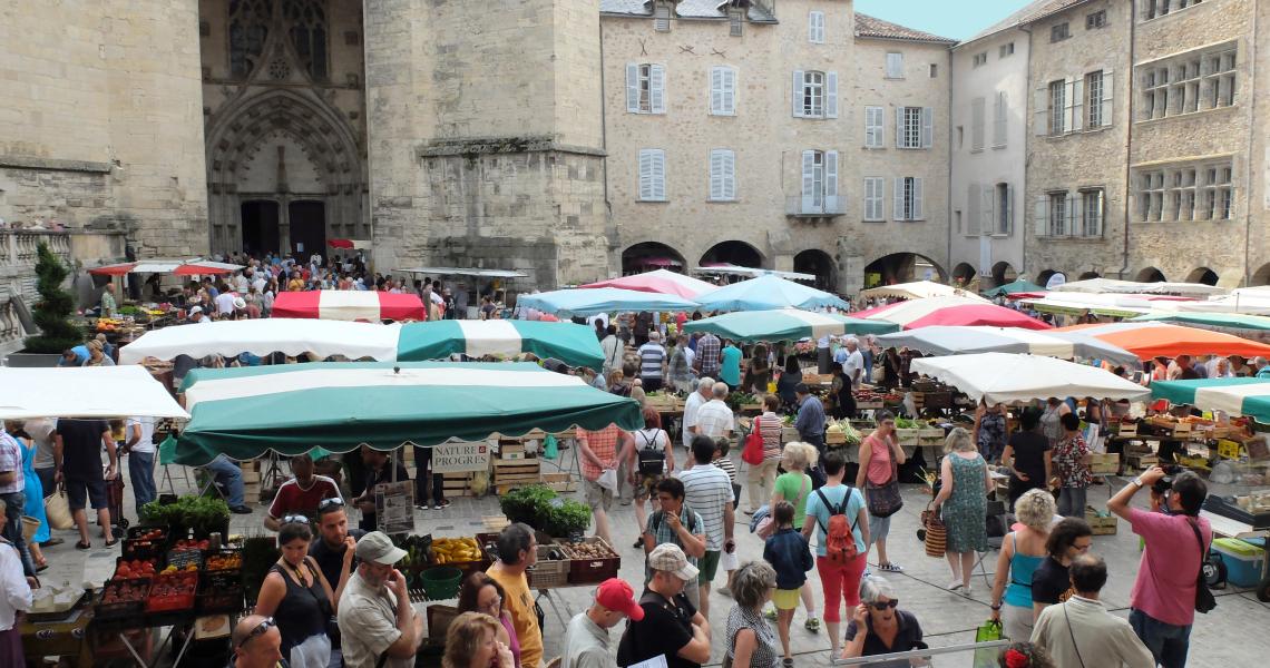 Marché - Crédit photo : OT Villefranche-de-Rouergue