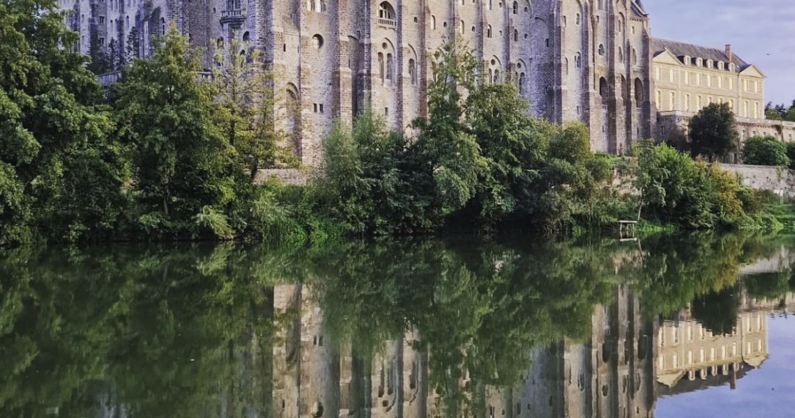 Abbaye de Solesmes - Crédits Photos Instagram @ng_phot_art