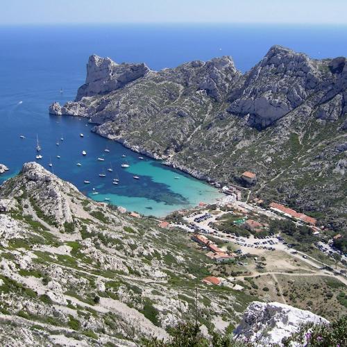 Explore the Calanques on an electric bike a stone-throw away from Marseille
