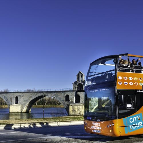 avignon tourist bus