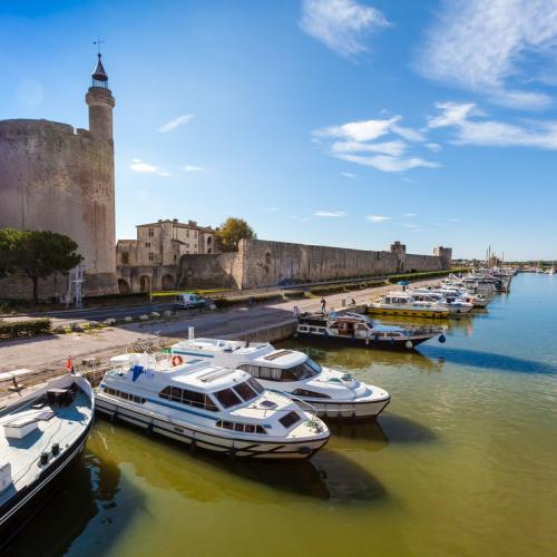 Aigues-Mortes : Tours et Remparts